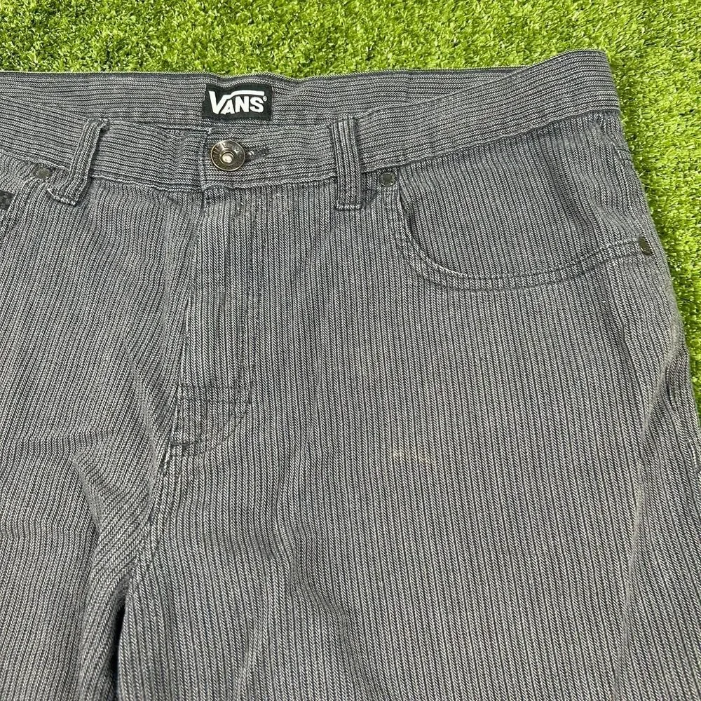 Vans Men's Grey and Black Shorts